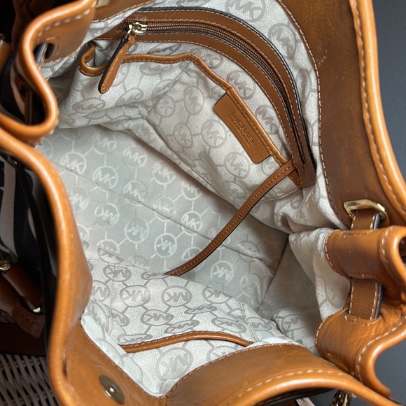 🔥SAT/SUN SPECIAL ONLY 
Michael Kors Hamilton Stripe Bag - Picture 12 of 13